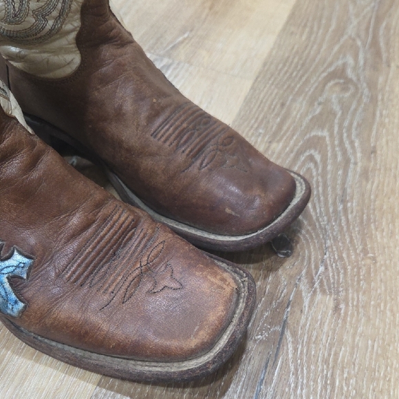 Brown and Cream Cowboy Boots with Blue Embroidery - Picture 3 of 8